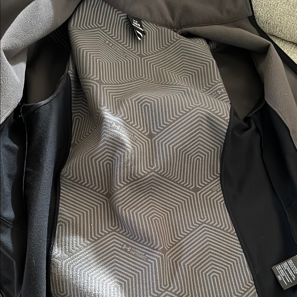 Under Armour Black Utility Jacket with Performance Fabric - Picture 6 of 7